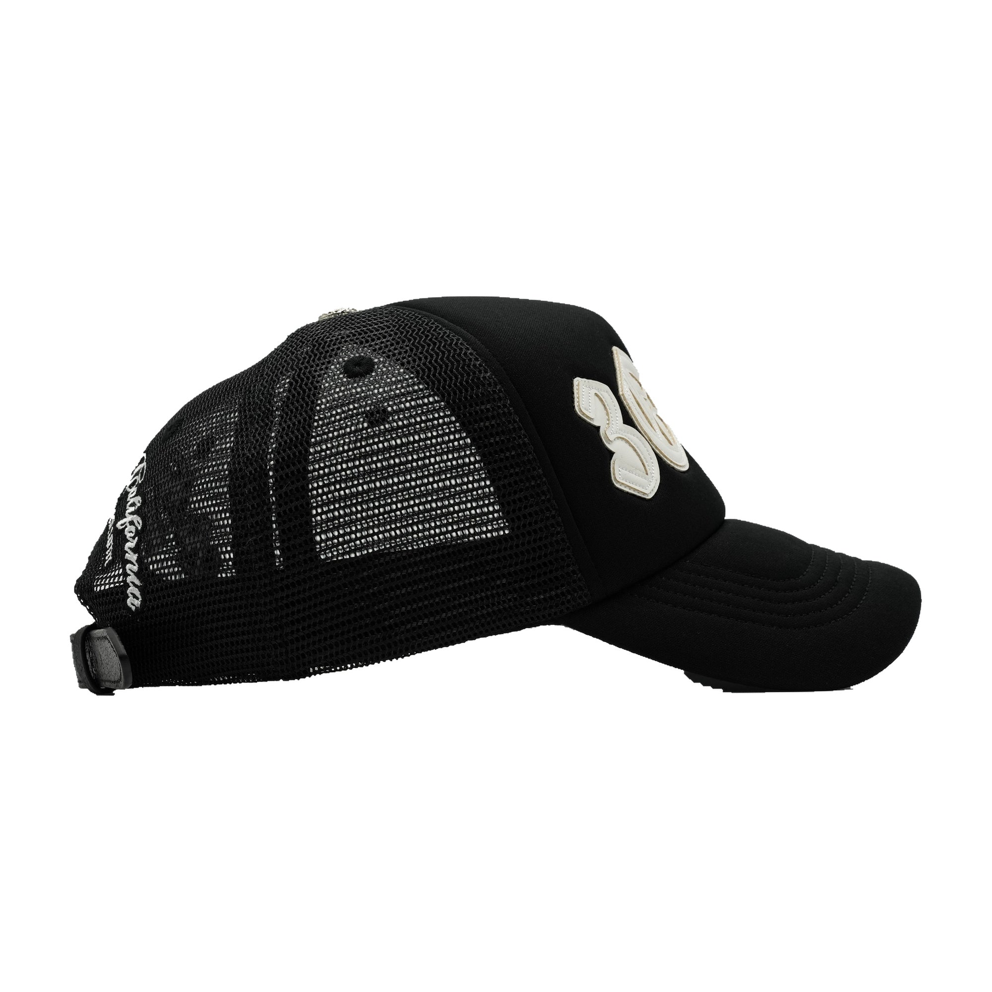 3ONE BLACK/WHITE curved brim — studio photograph DSC00318