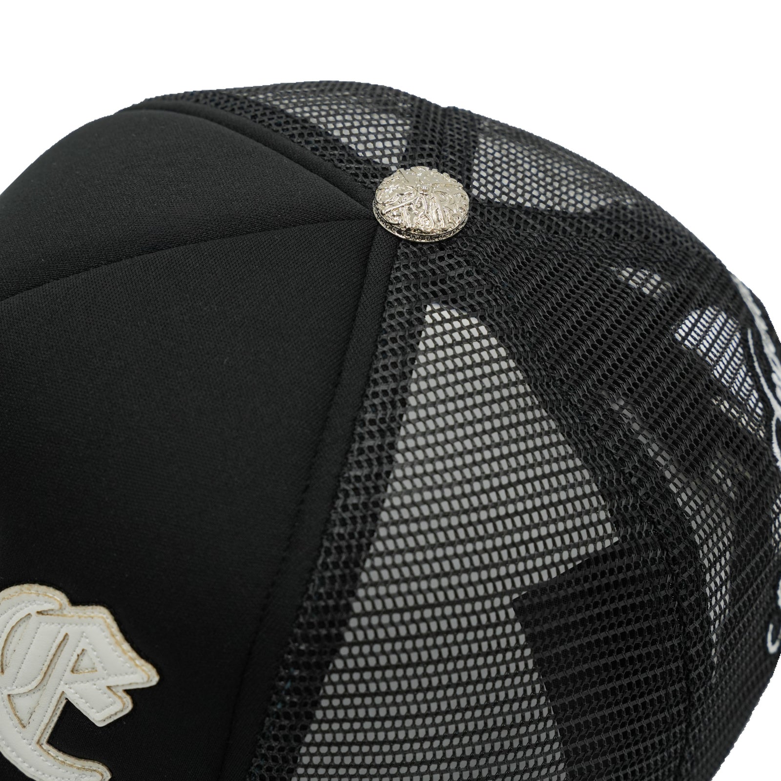 3ONE BLACK/WHITE curved brim — studio photograph DSC00324