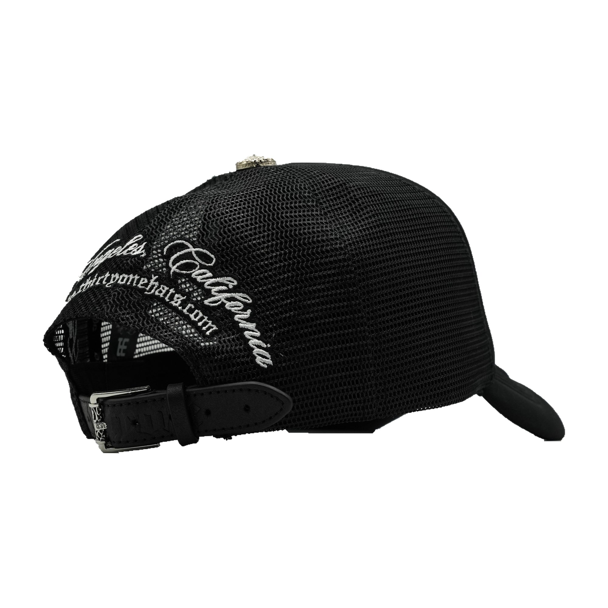 3ONE BLACK/WHITE curved brim — studio photograph DSC00340