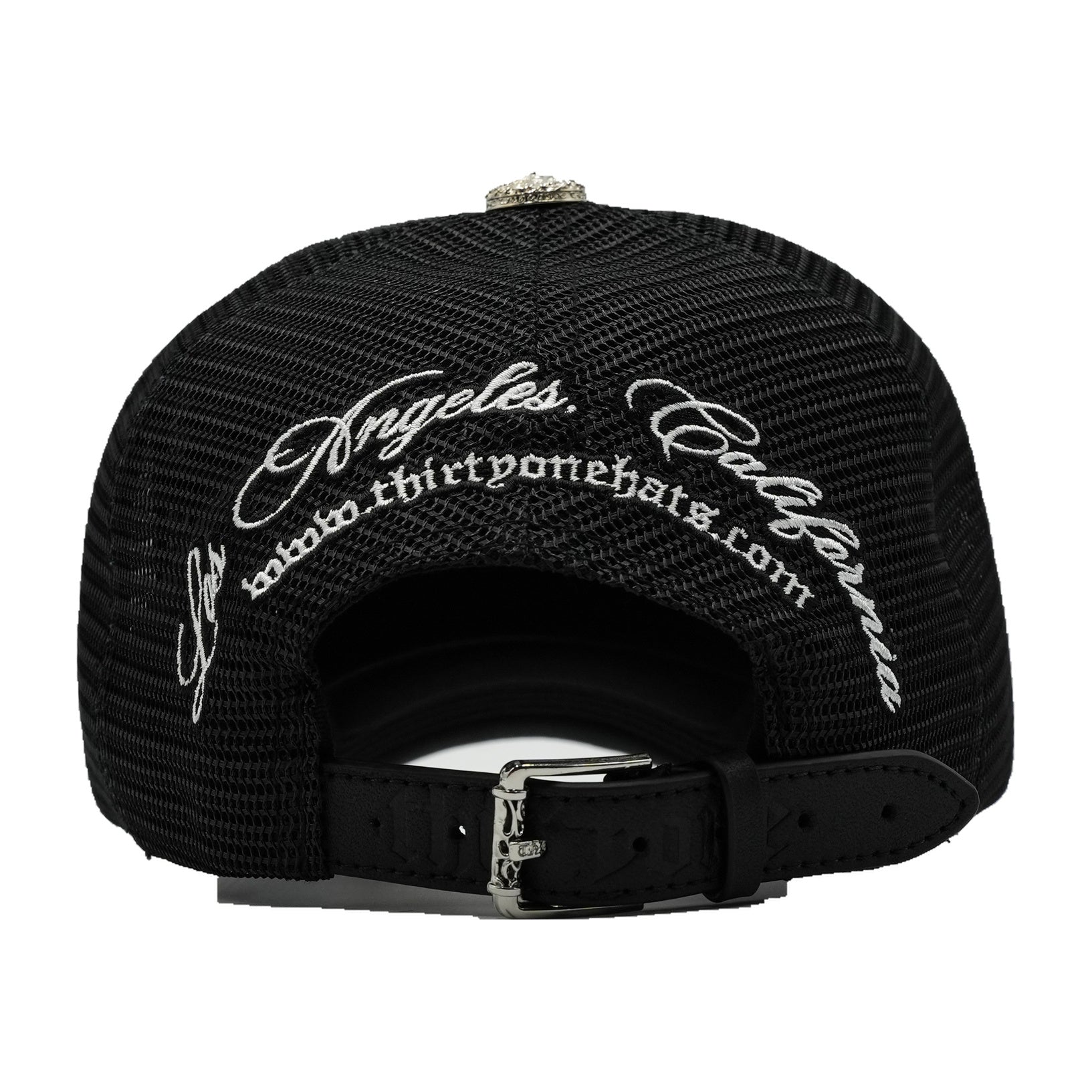 3ONE PANDA curved brim — studio photograph DSC00261