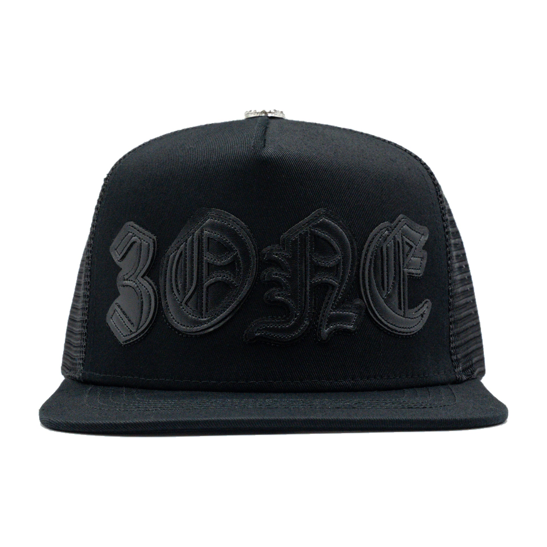 3ONE BLACK/BLACK flat brim — studio photograph DSC00104