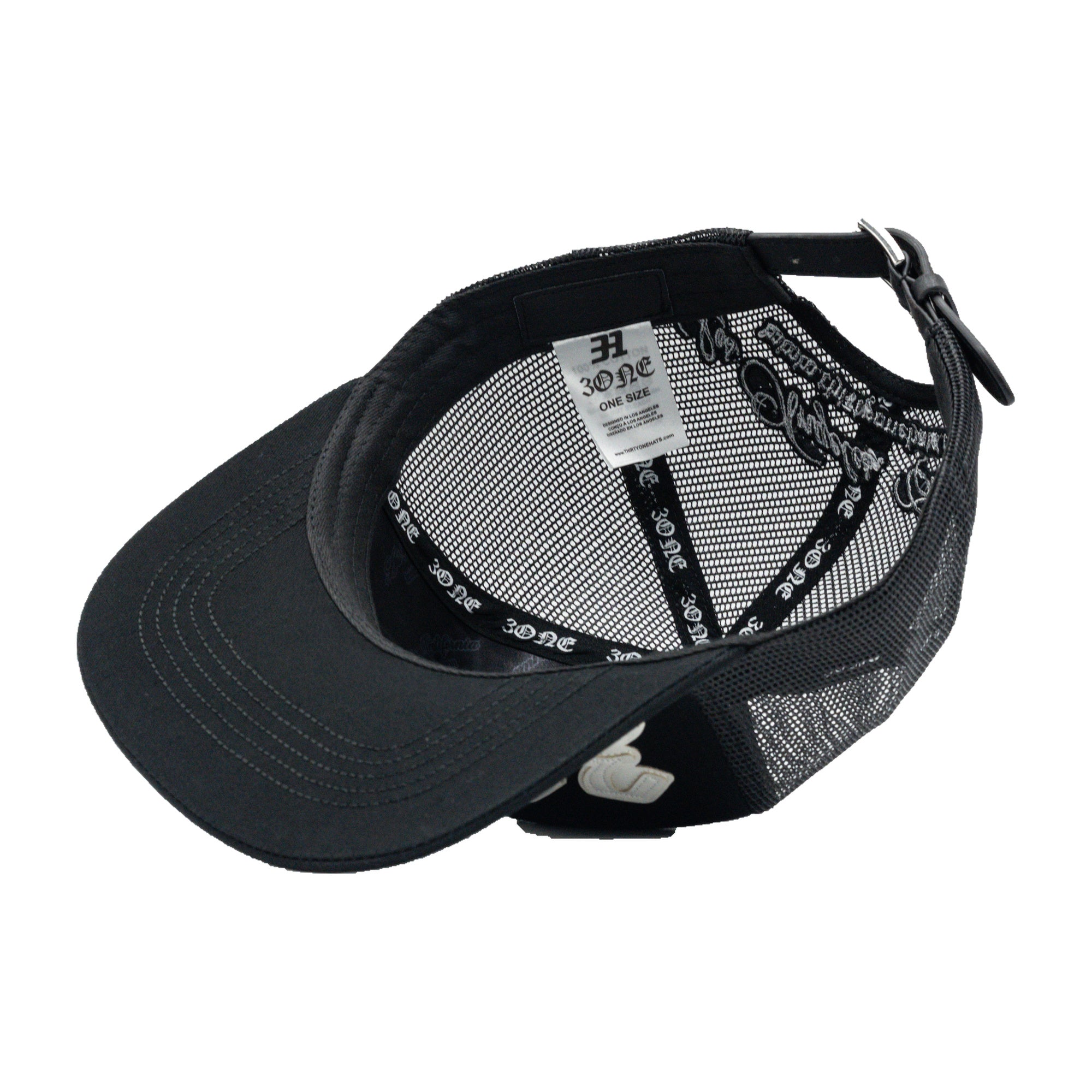 3ONE BLACK/WHITE flat brim — studio photograph DSC00137